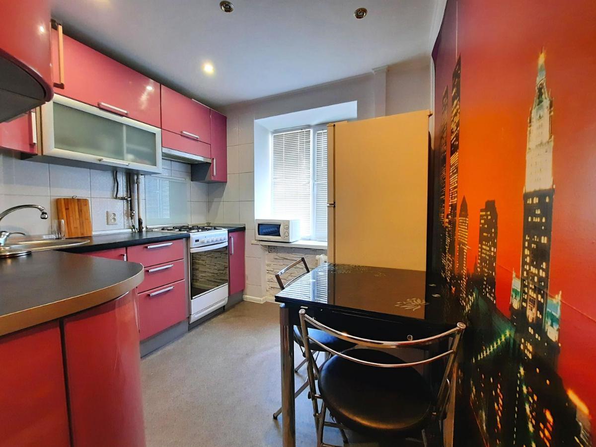 Один Каштан Мережа Alex Apartments Безконтактне Заселення 24-7 Poltava Eksteriør billede