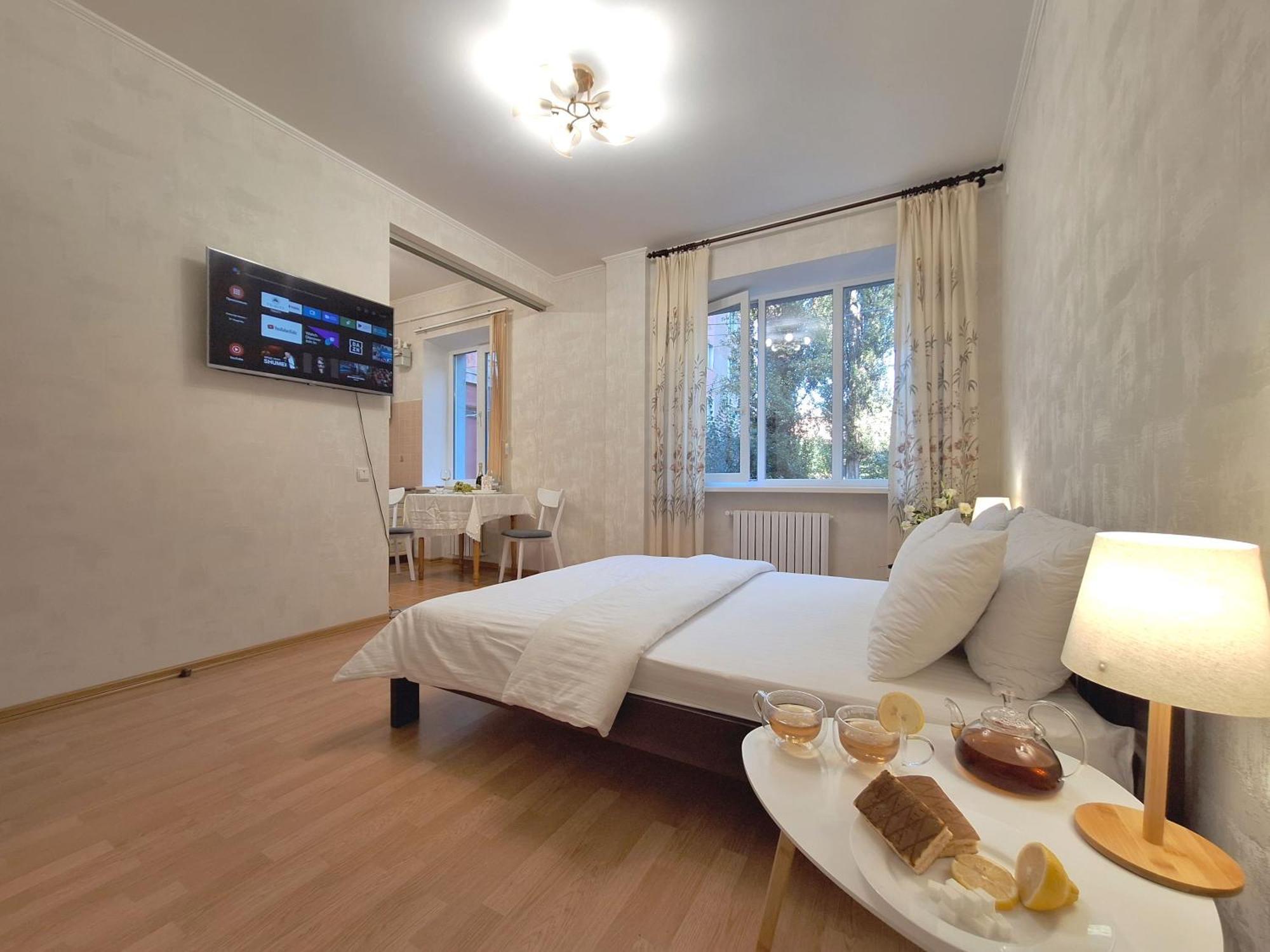 Один Каштан Мережа Alex Apartments Безконтактне Заселення 24-7 Poltava Eksteriør billede