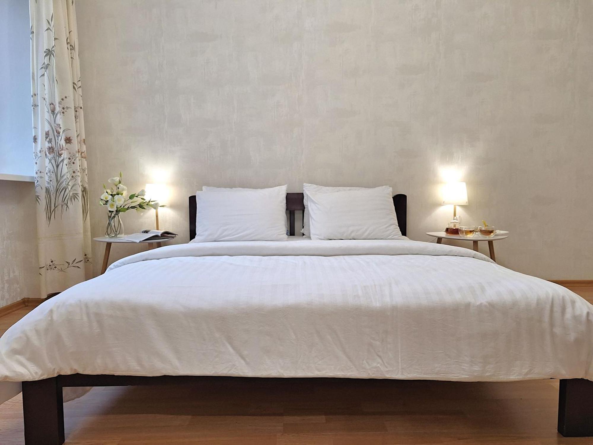 Один Каштан Мережа Alex Apartments Безконтактне Заселення 24-7 Poltava Eksteriør billede